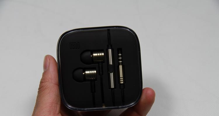 小米耳机2的音质表现如何？（深入探索小米耳机2的音质特点和用户评价）
