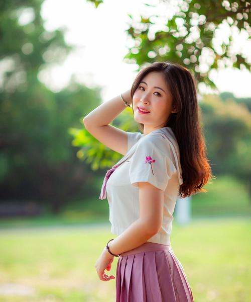 以青春手机怎么样为主题的文章（探索青春手机的功能与性能，解析其优缺点）