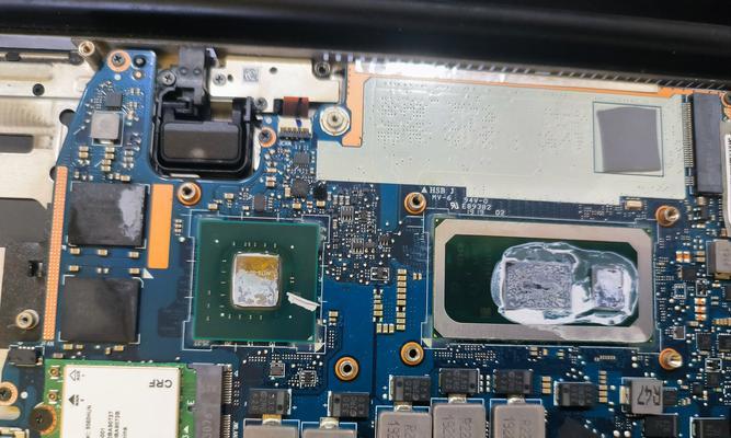 固态硬盘（从蓝屏到高效运行，固态硬盘带来的神奇体验）